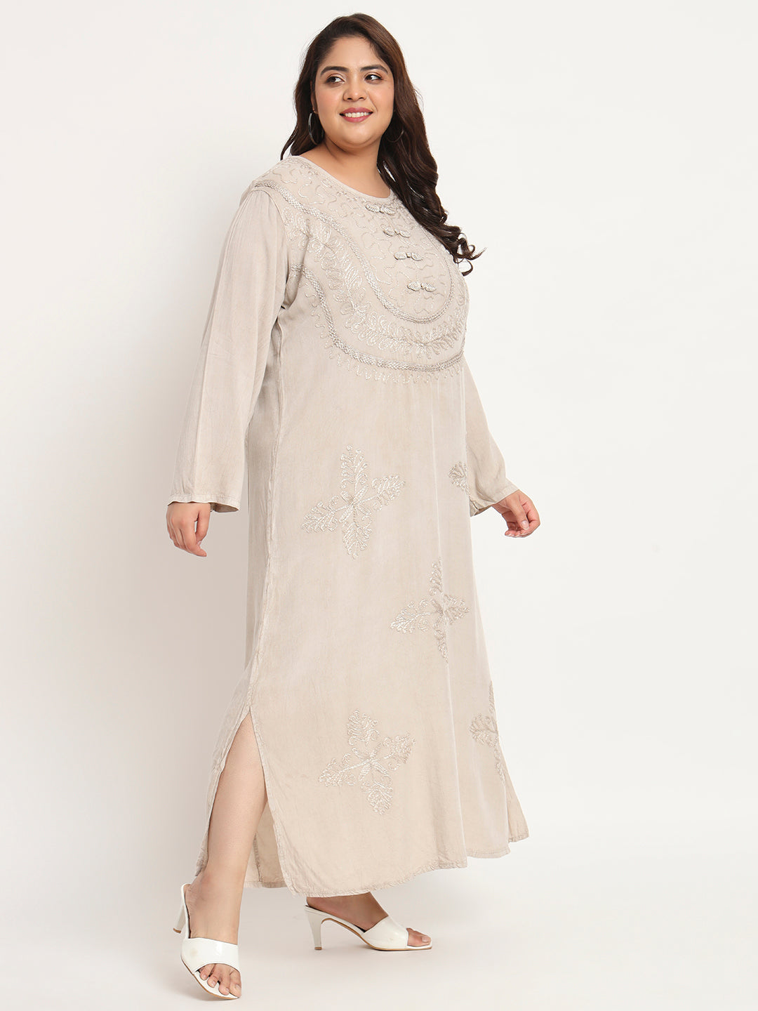 Plus Size Floral Embroidered Straight Kurta